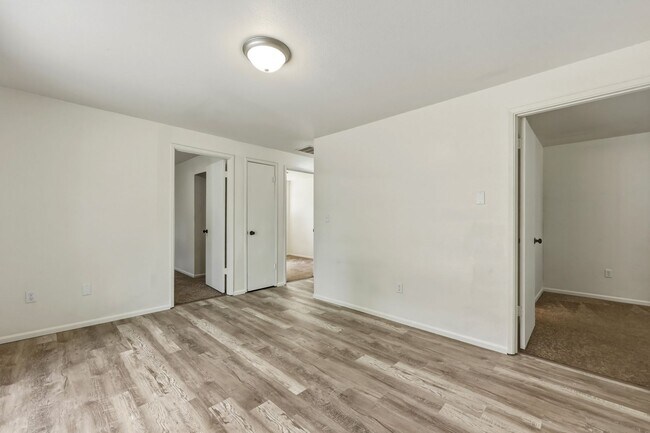 Building Photo - MOVE IN READY NOW!! 4 bed 1 bath on shy half acre! North Thurston School District