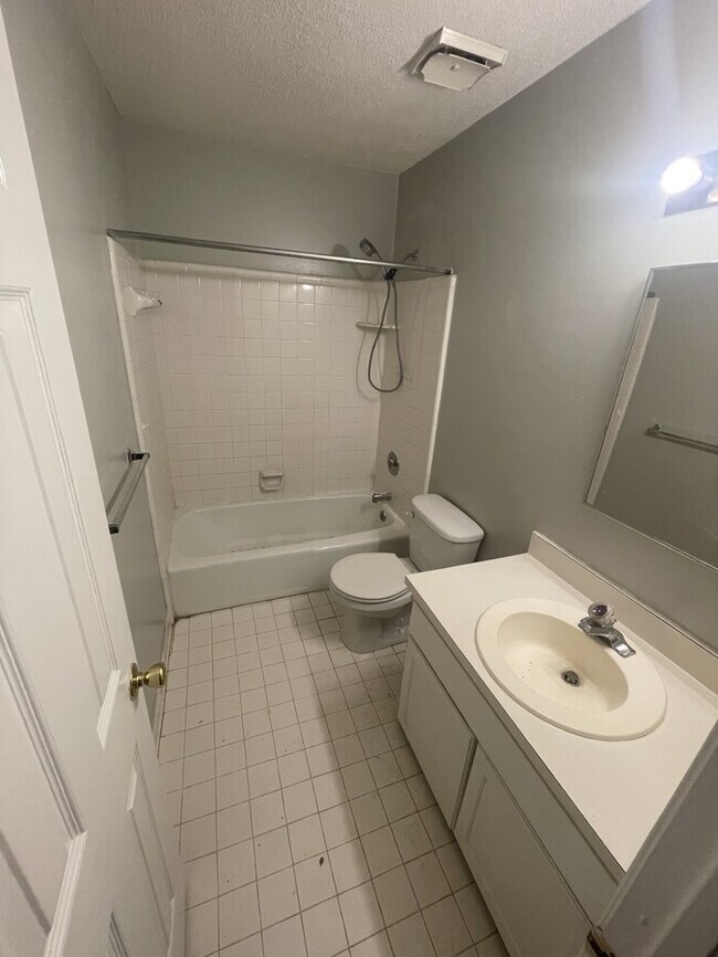 Building Photo - 6140 Loch Laural Ln