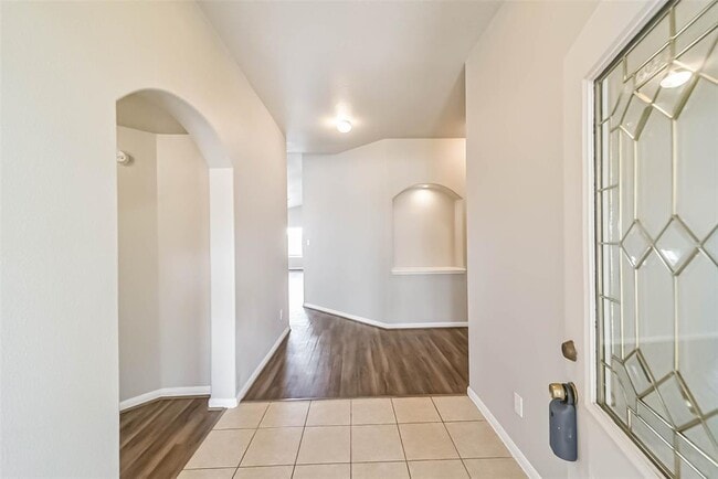 Building Photo - 9911 Driftwood Park Dr