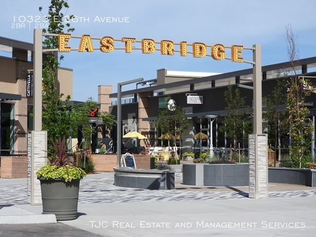 Building Photo - Stapleton Carriage Home for Rent!