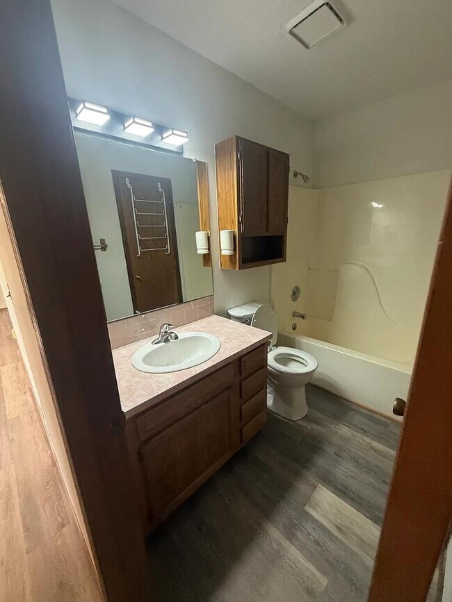 Building Photo - 5436 S Stoneborough Ct