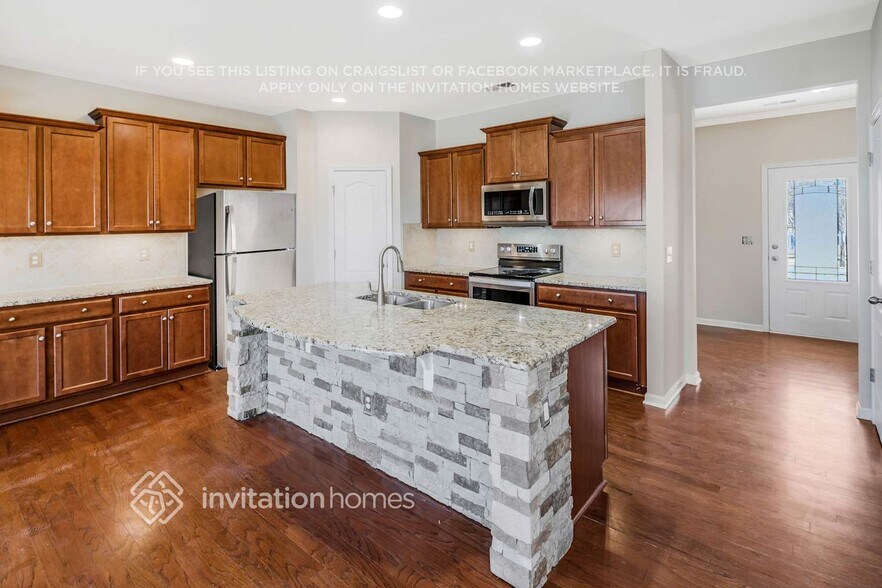 Building Photo - 12507 Surreykirt Lane