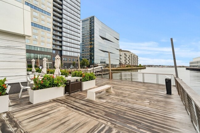 Building Photo - 150 Seaport Blvd