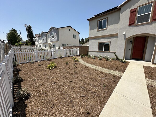 Building Photo - 2262 W Mill St