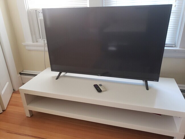 Building Photo - 21 Case Ave