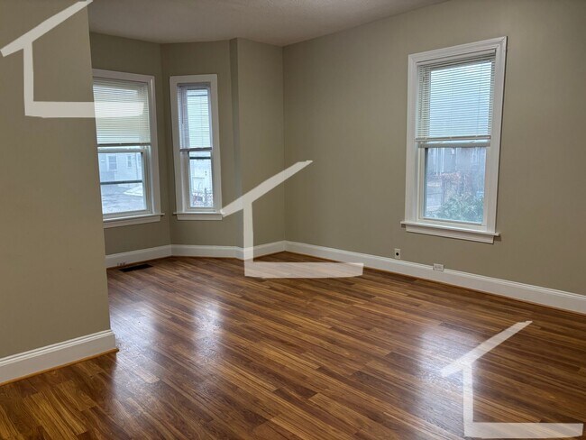 Building Photo - Fabulous 7-Bed/3-Bath in Allston; Great Value for 9/1!