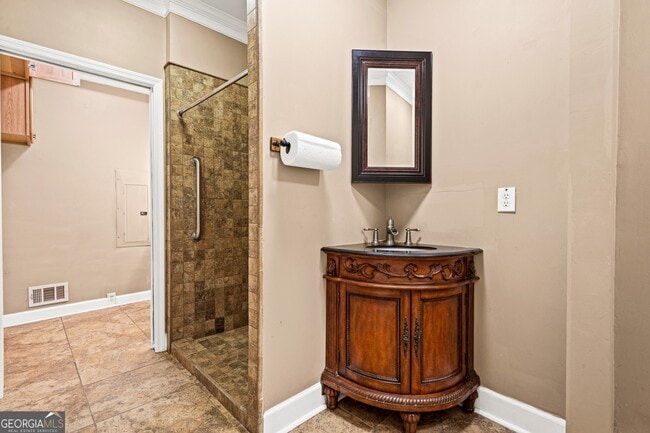 Building Photo - 4000 Hogans Mill Ln