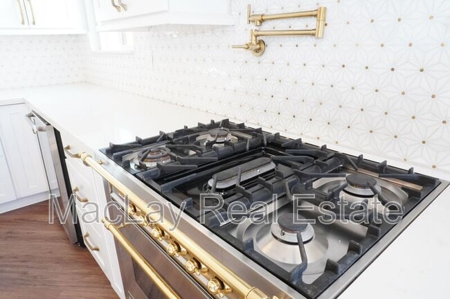 Building Photo - 15410 S 17th Ln