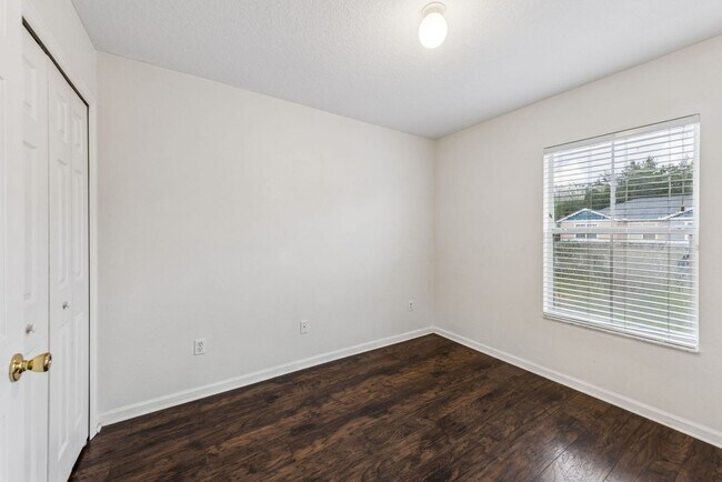 Building Photo - 16076 Old Ash Loop