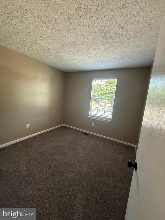 Building Photo - 805 London Ct