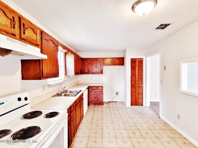 Building Photo - 8371 Cross Timbers Dr E