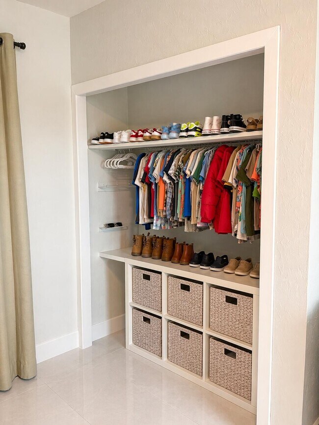 Building Photo - 1820 SW 36th Ave