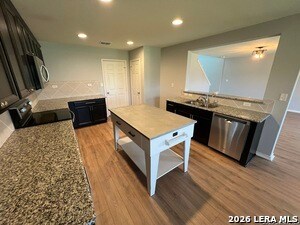 Building Photo - 12037 Silver Lgt