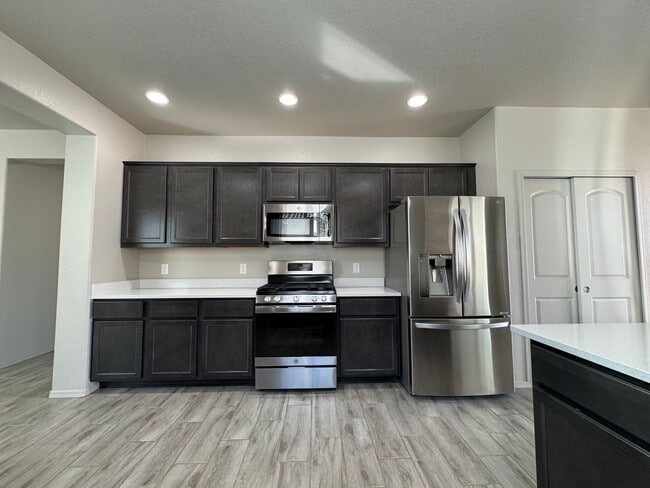 Building Photo - 4BR/2.5BA/2CG, 2057 sq.ft. rental with DOG RUN in Sierra Vista, AZ