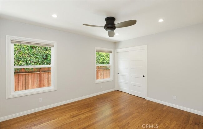 Building Photo - 933 W Riviera Dr