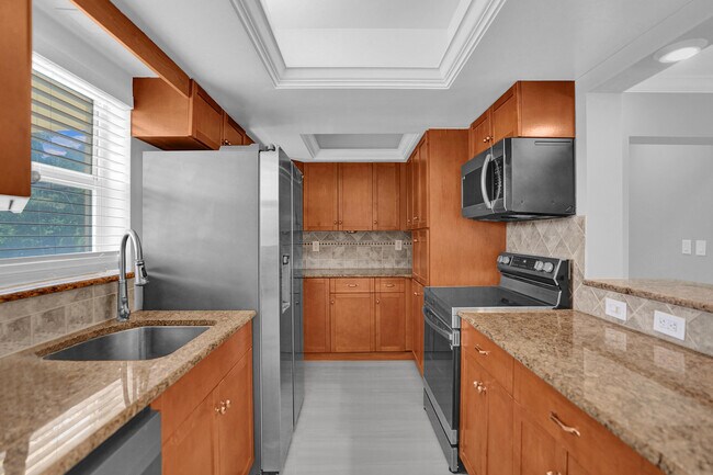Building Photo - 2755 NE 28th Ave