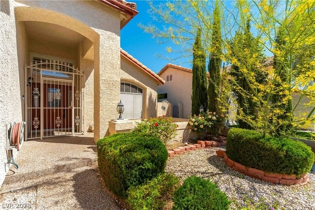 Building Photo - 10028 Sail Landing Ct