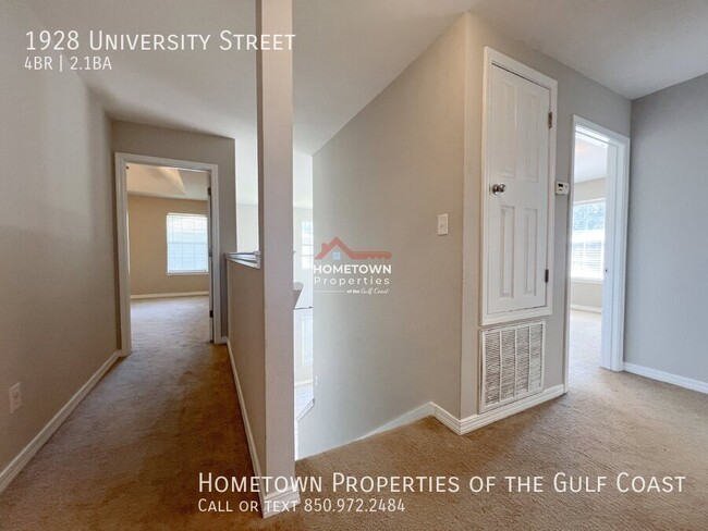 Building Photo - Centrally Located Spacious 4-Bed Home