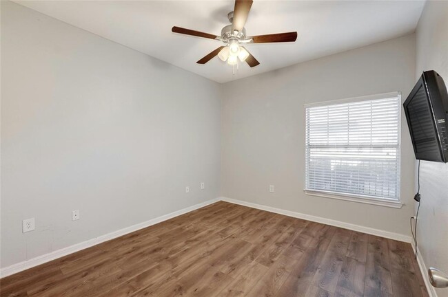 Building Photo - 2320 Gracy Farms Ln