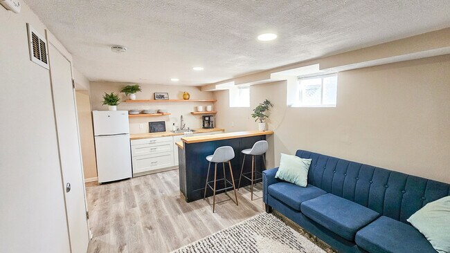 Basement Kitchenette - 904 20th Ave SE