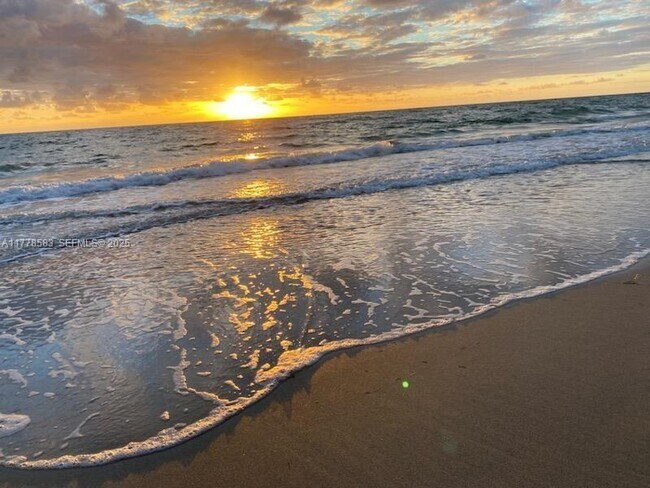 Building Photo - 3180 S Ocean Dr