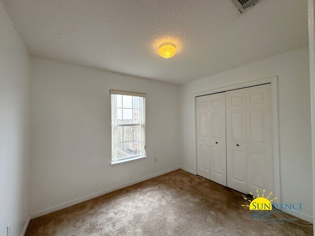 Building Photo - Charming 3-Bedroom Home in Forest Oaks!