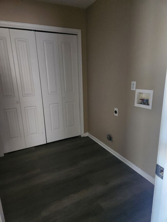 Building Photo - 2 bedroom Oak Grove