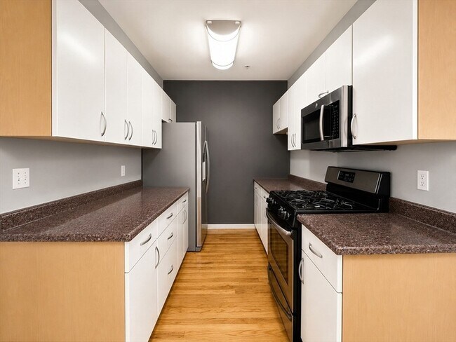 Building Photo - 1304-1312 Commonwealth Avenue Unit 6