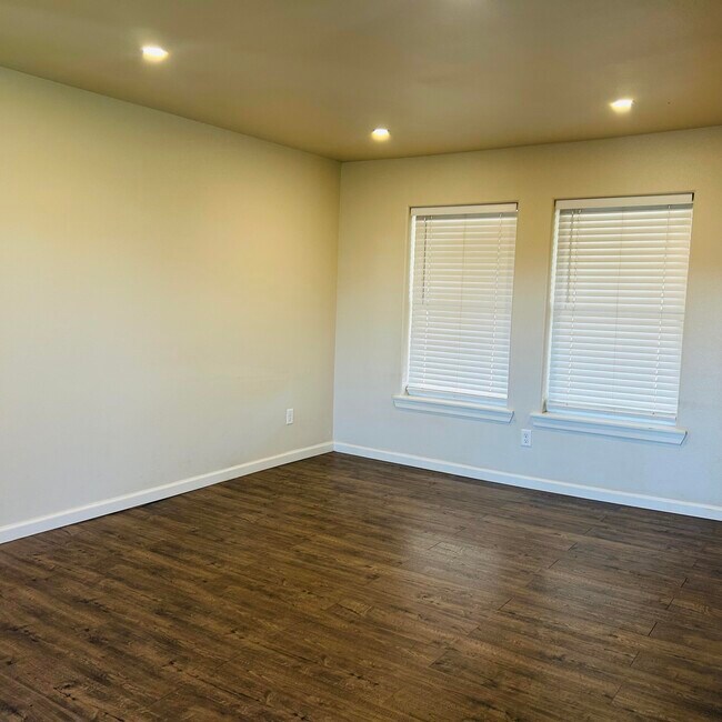 Building Photo - 317 81st St