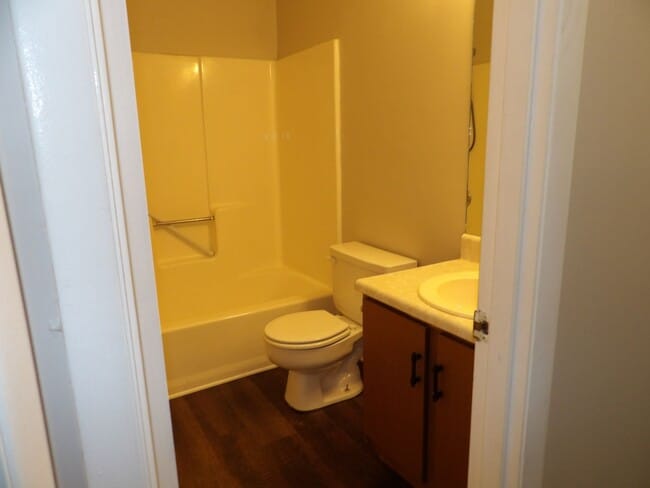 Building Photo - 108 Ridgeway Dr