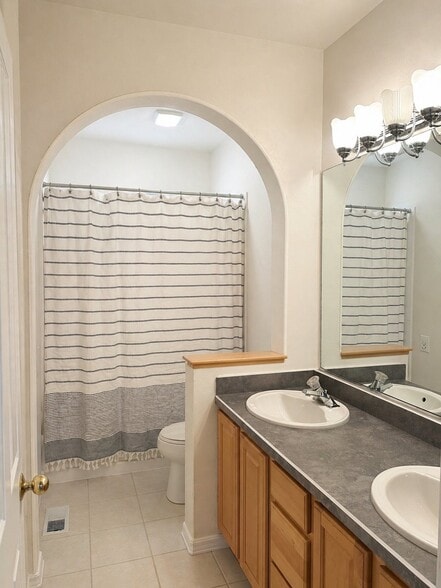 Building Photo - 8737 Inyo Cir