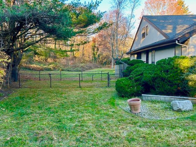 Building Photo - 5 Carman Ct