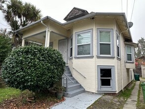 Building Photo - Charming Temescal Gem with Timeless Character & Spacious Living