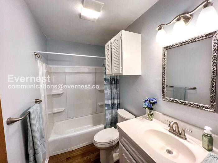 Building Photo - 5 Laurice Cir