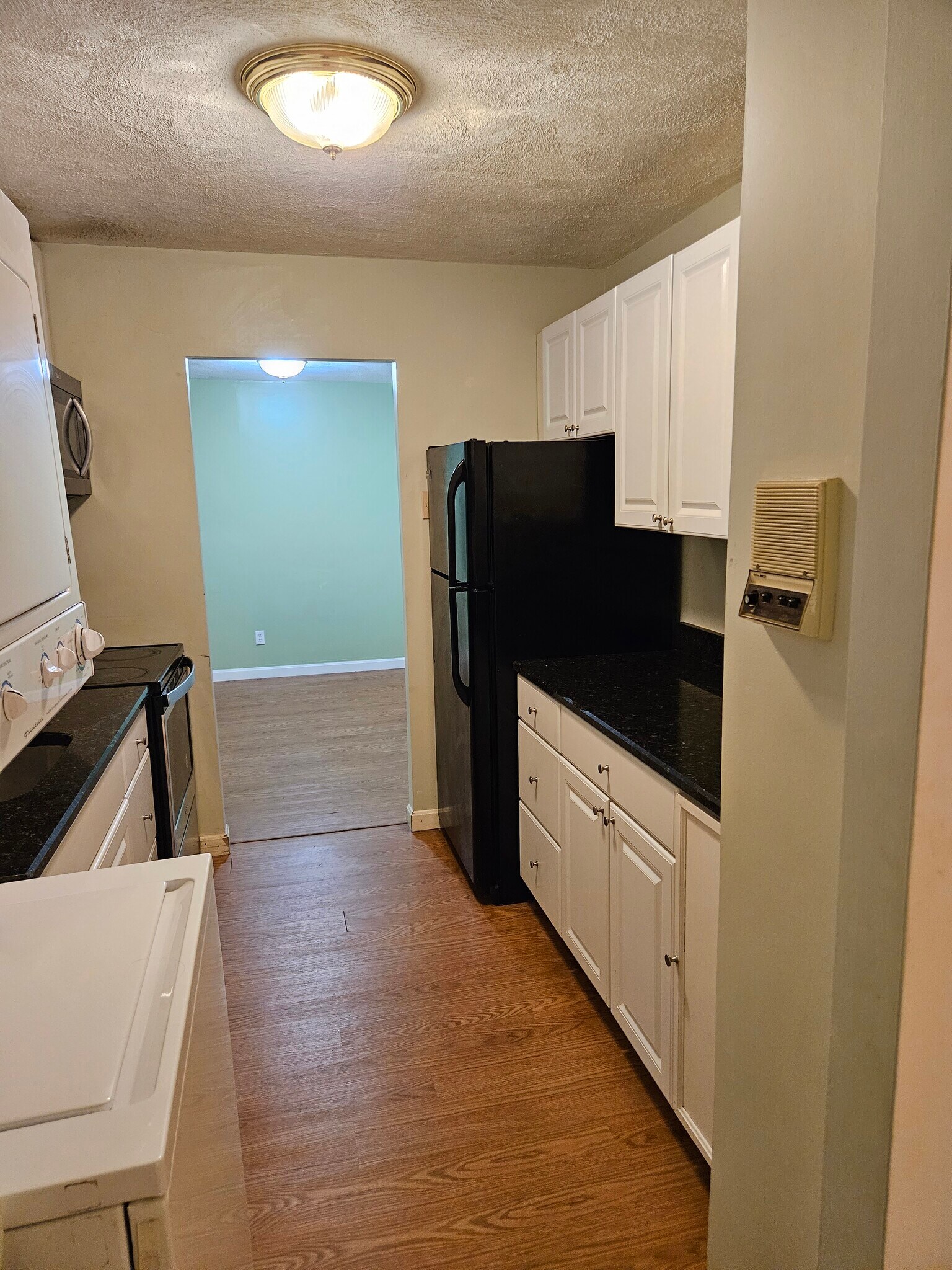 Building Photo - 310 Brook Village Rd