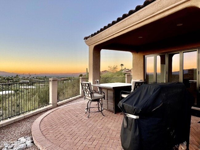 Building Photo - 5926 N Campo Abierto