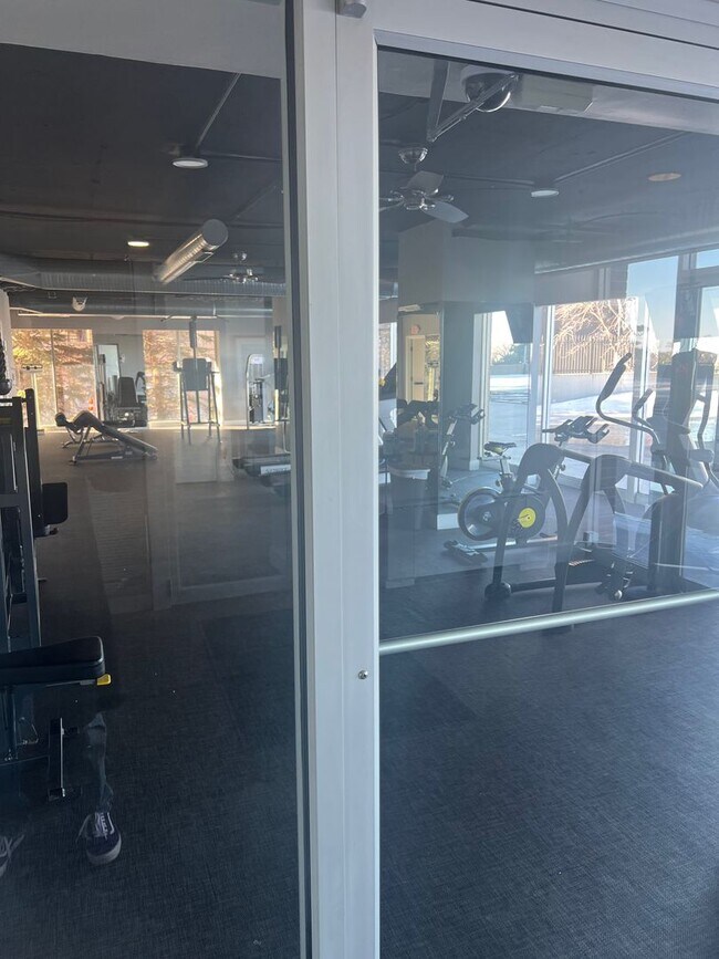 Building Photo - Fantastic Studio in The Metropolitan Condos