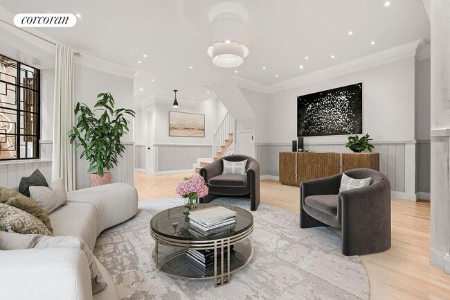 Building Photo - 6 E 65th St