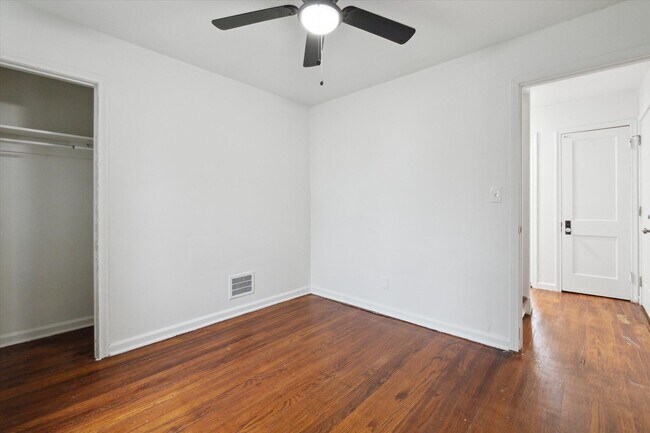 Building Photo - West Side - 3 Bedroom Bungalow