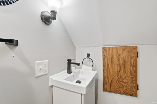 Building Photo - 4120 Kentland Ave