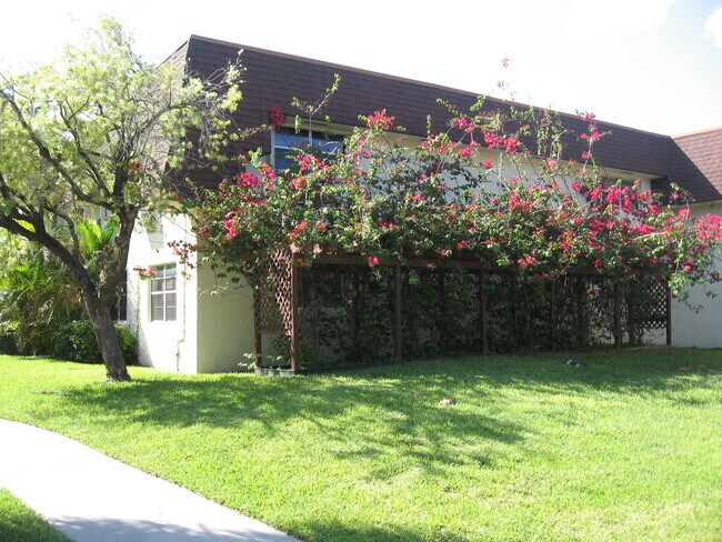 Primary Photo - 9105 SW 137th Ter