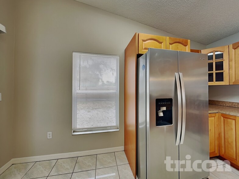 Building Photo - 914 Whisper Lake Dr