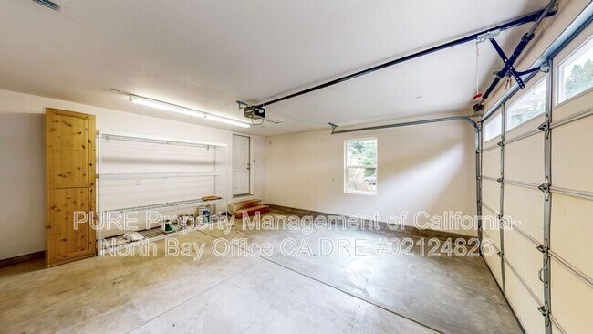 Building Photo - 14600 Jomark Ln