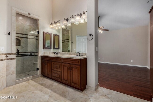 Building Photo - 4 Bedroom 2 Bathroom Scottsdale Ranch Home