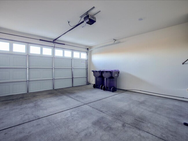 Building Photo - 3 Bedroom 2 Bathroom With Office/Flex room Located in RANCHO SAHUARITA!