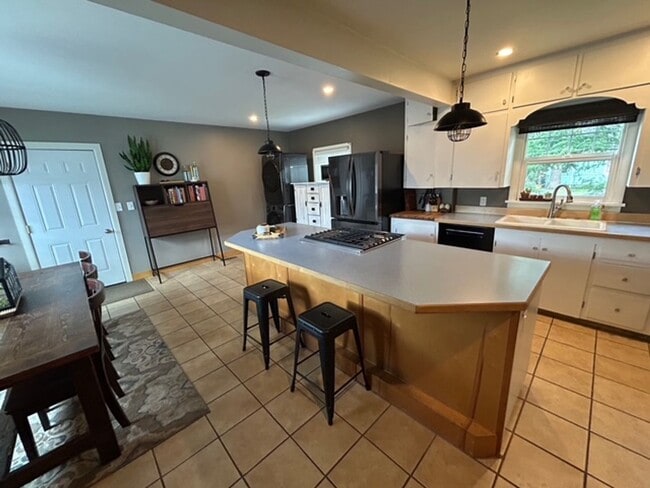 Building Photo - Charming 3 Bedroom, 2 Bath House on the East Side of Kalispell