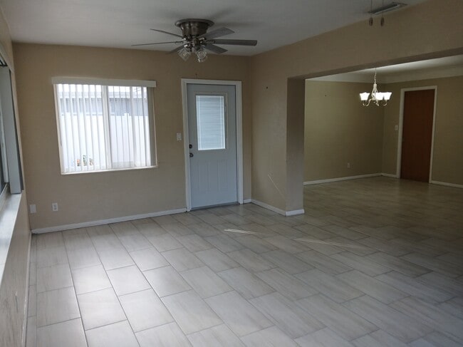 Building Photo - 5682 45th Ave N