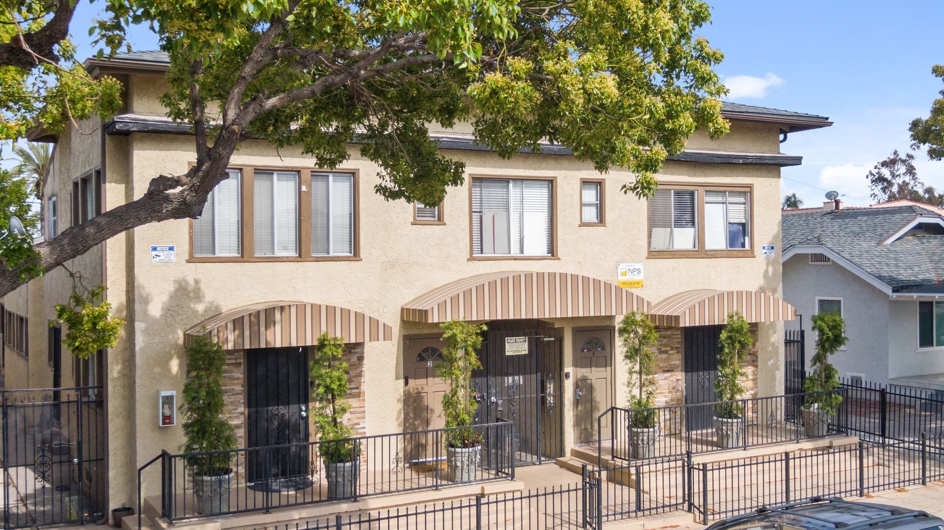 Building Photo - 1460 Gaviota Ave