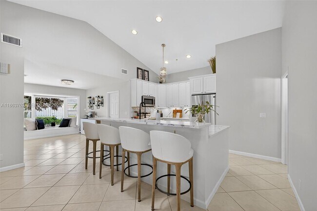 Building Photo - 15 Balfour Rd E