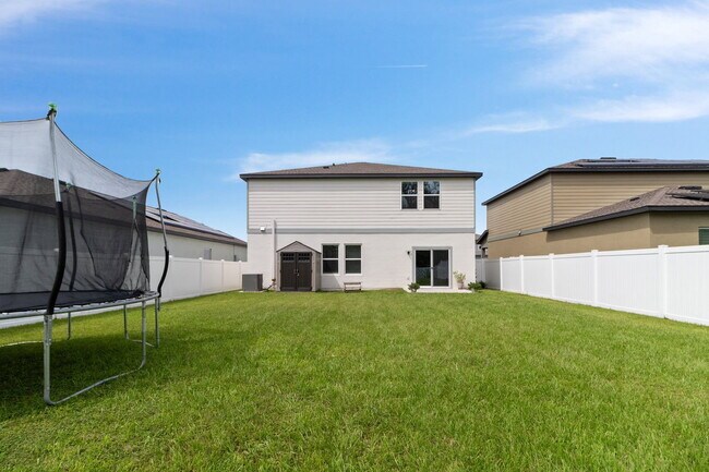 Building Photo - 35524 Eastbrook Ave